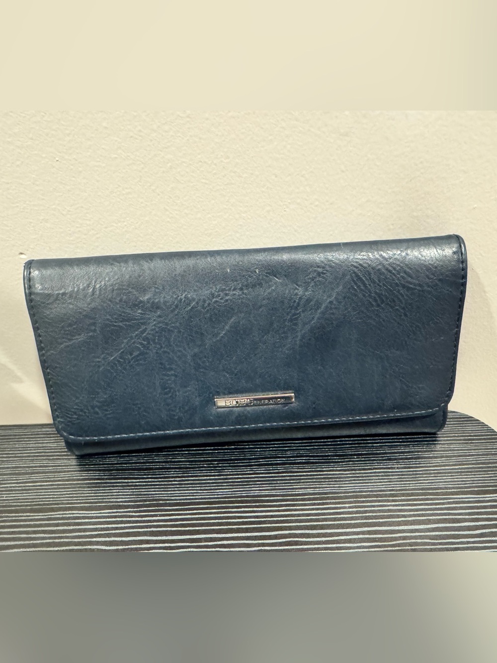 Liz Claiborne Navy Blue Leather Clutch Wallet